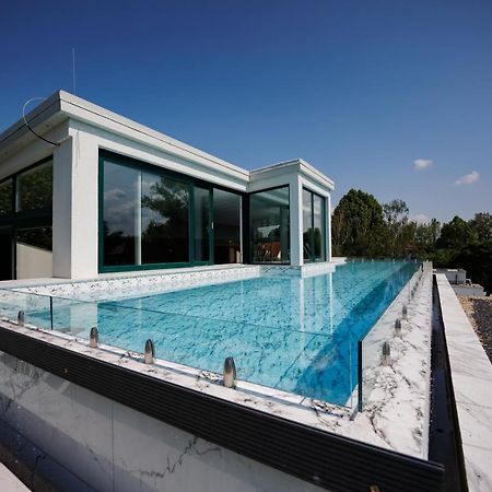 Villa Bauhaus Wellness Apartments 207 - Petiteplage Siofok Exterior photo