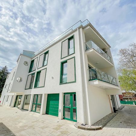 Villa Bauhaus Wellness Apartments 207 - Petiteplage Siofok Exterior photo