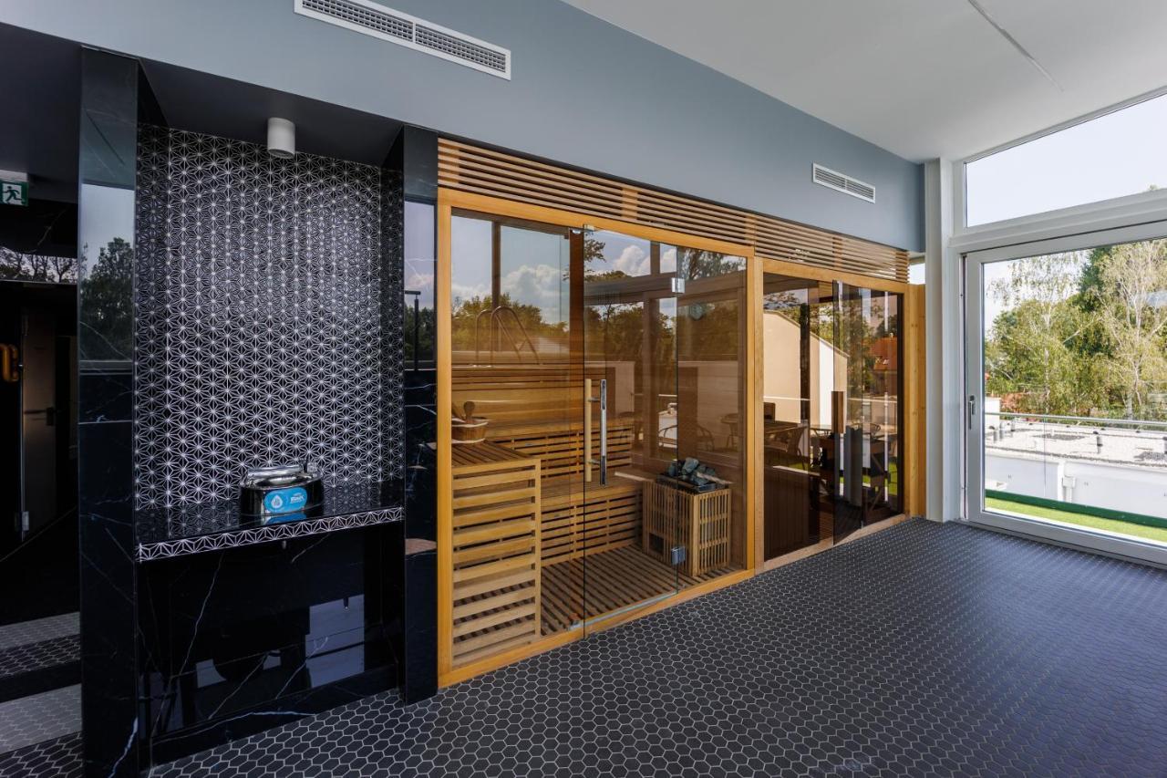 Villa Bauhaus Wellness Apartments 207 - Petiteplage Siofok Exterior photo